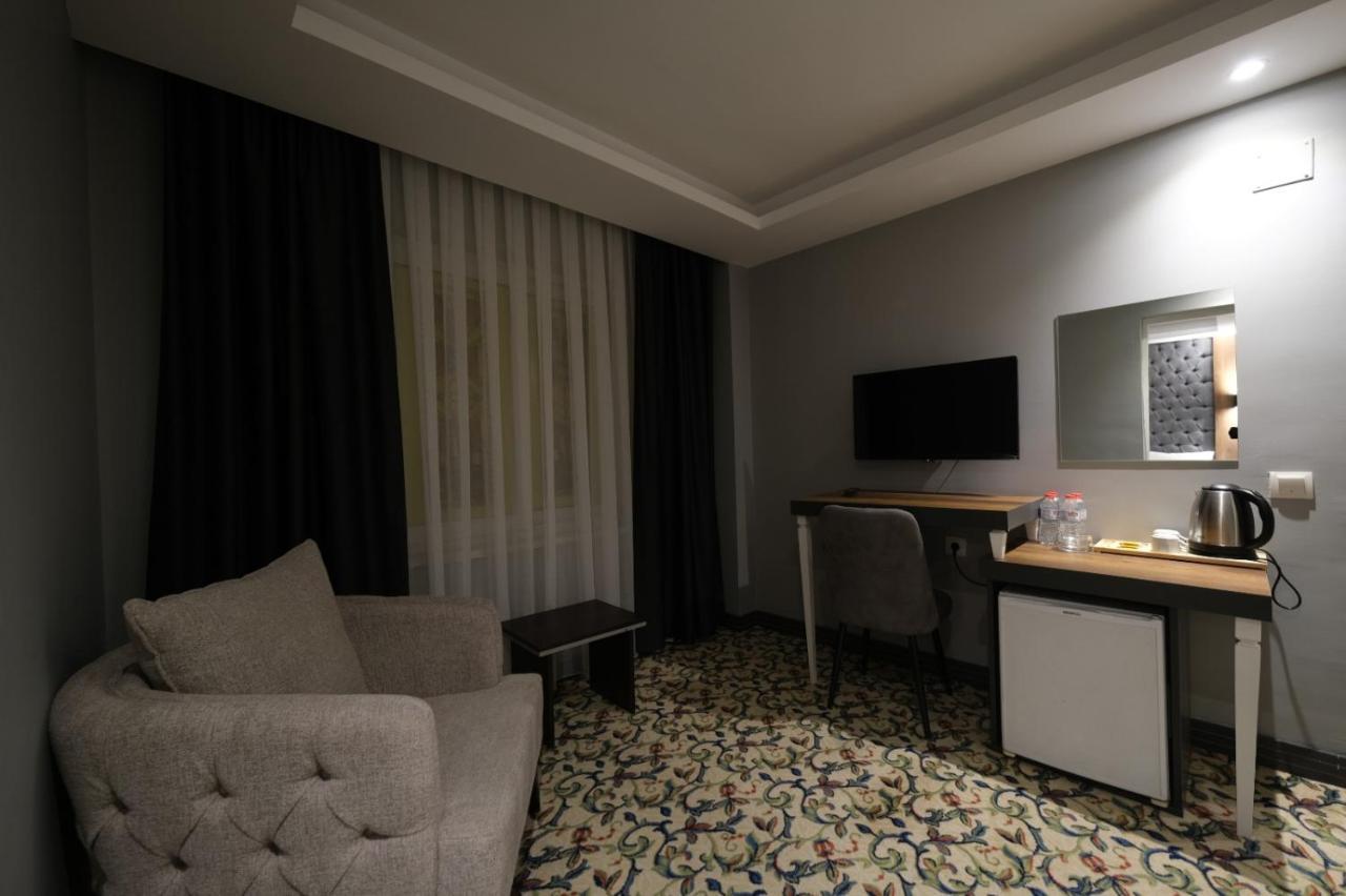 Eniza Hotel 梅尔辛 外观 照片