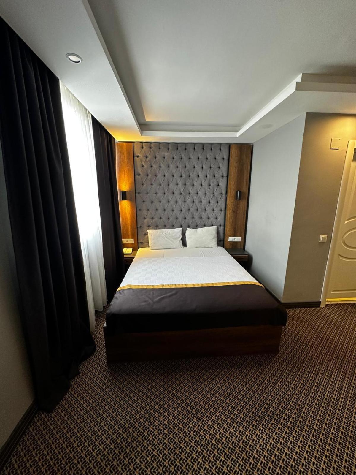 Eniza Hotel 梅尔辛 外观 照片