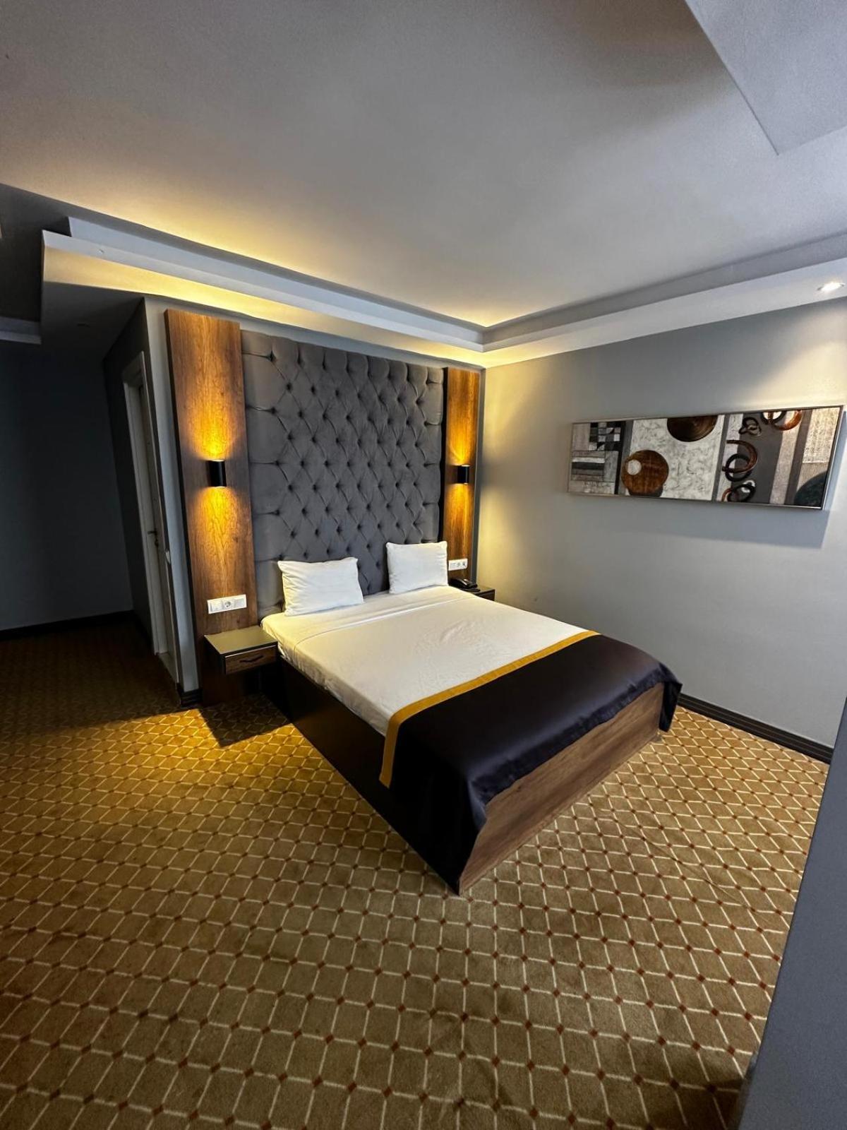Eniza Hotel 梅尔辛 外观 照片