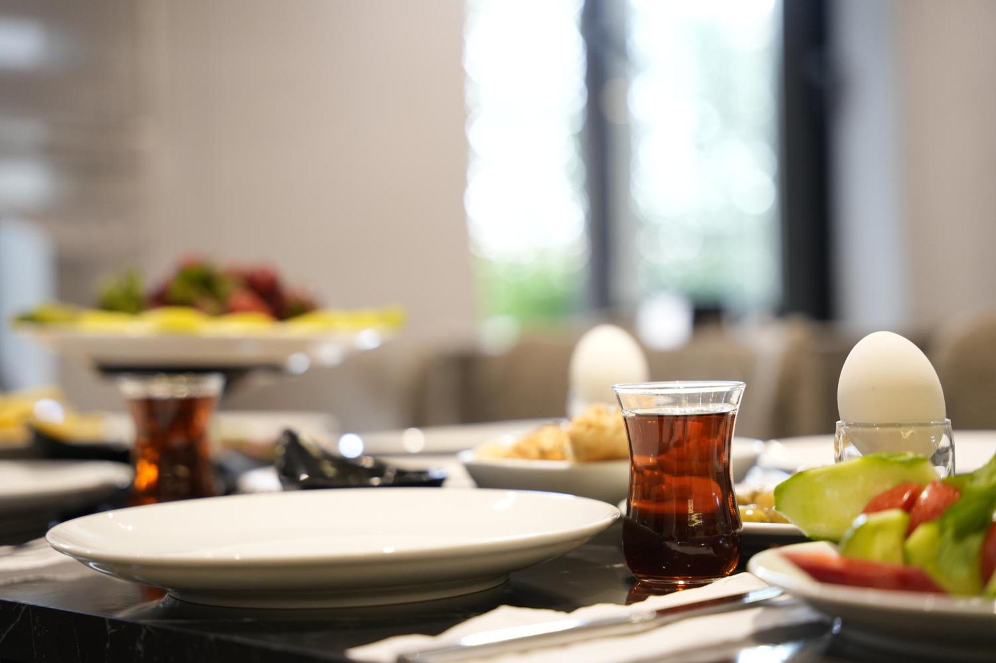 Eniza Hotel 梅尔辛 外观 照片
