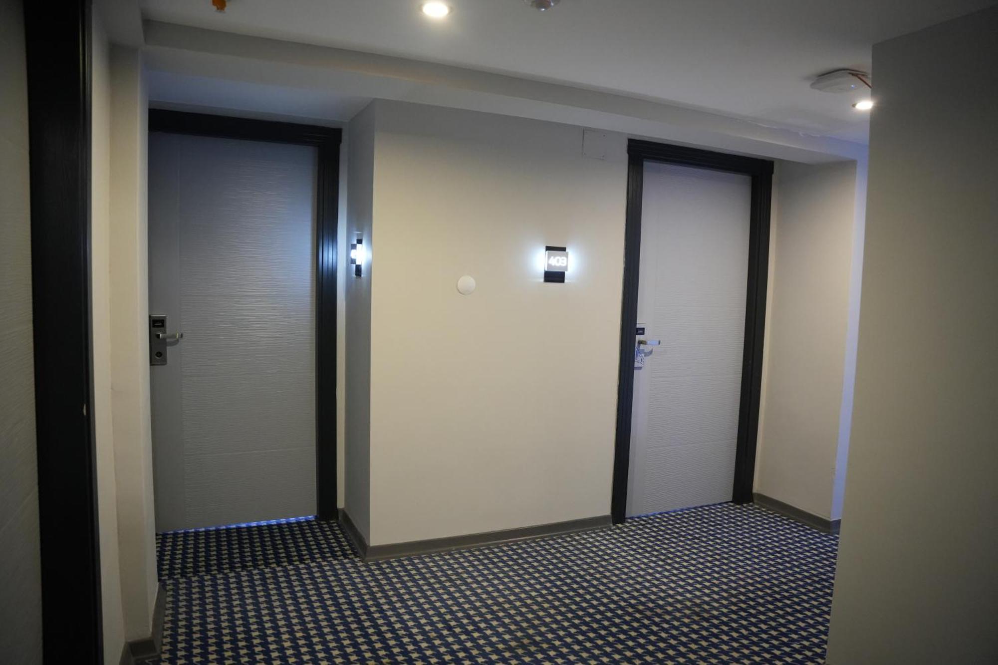 Eniza Hotel 梅尔辛 外观 照片